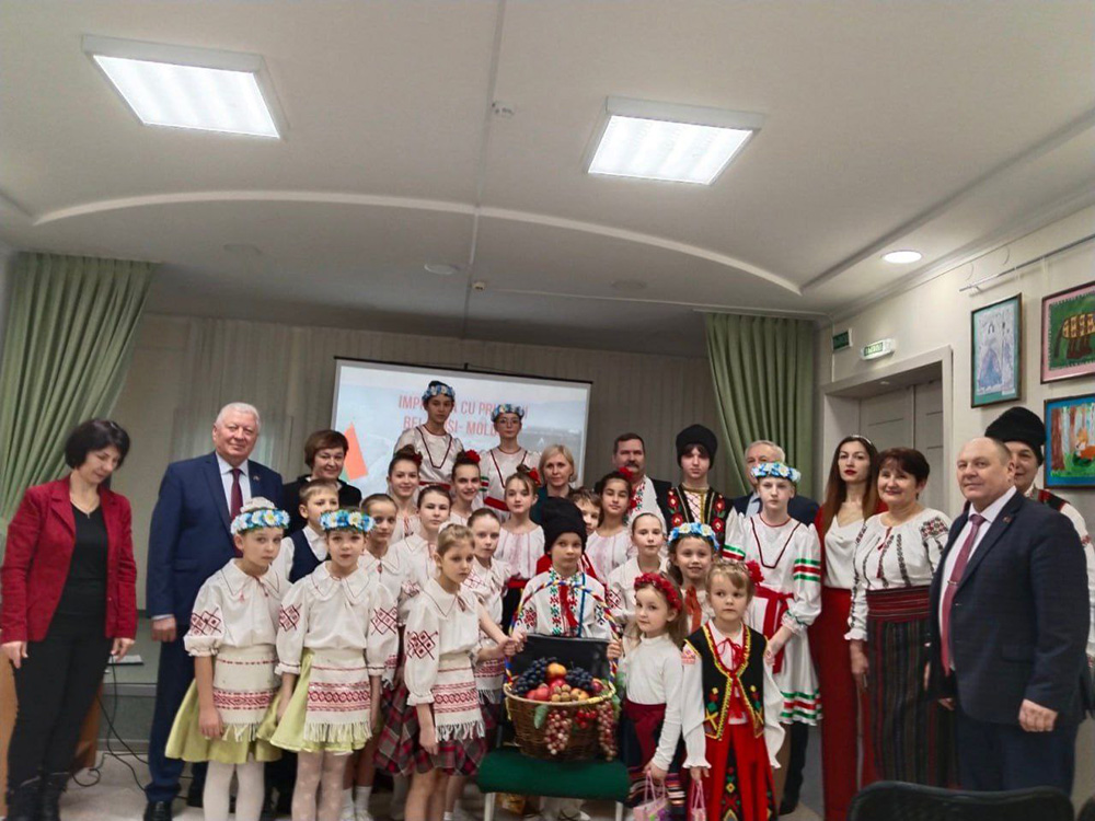 22 февраля 2023 года в центральной детской библиотеке прошло мероприятие в кругу друзей Беларусь - Молдова