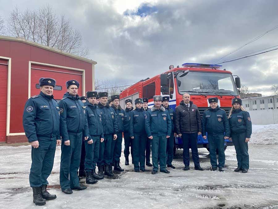 Минский тракторный завод приобрел для Пожарной аварийно-спасательной части № 25 Партизанского РОЧС автомобиль быстрого реагирования. Ключи от новой машины вручил генеральный директор ОАО «МТЗ» Виталий Вовк