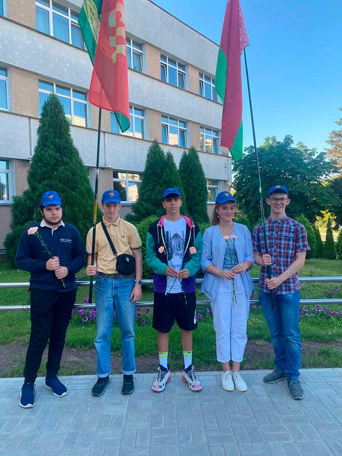 22 июля 2022 года 50 бойцов студенческих отрядов Партизанского района г.Минска приняли участие в возложении к монументам Победы