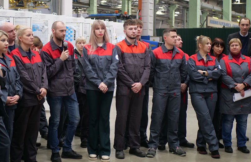 Встречи с трудовыми коллективами